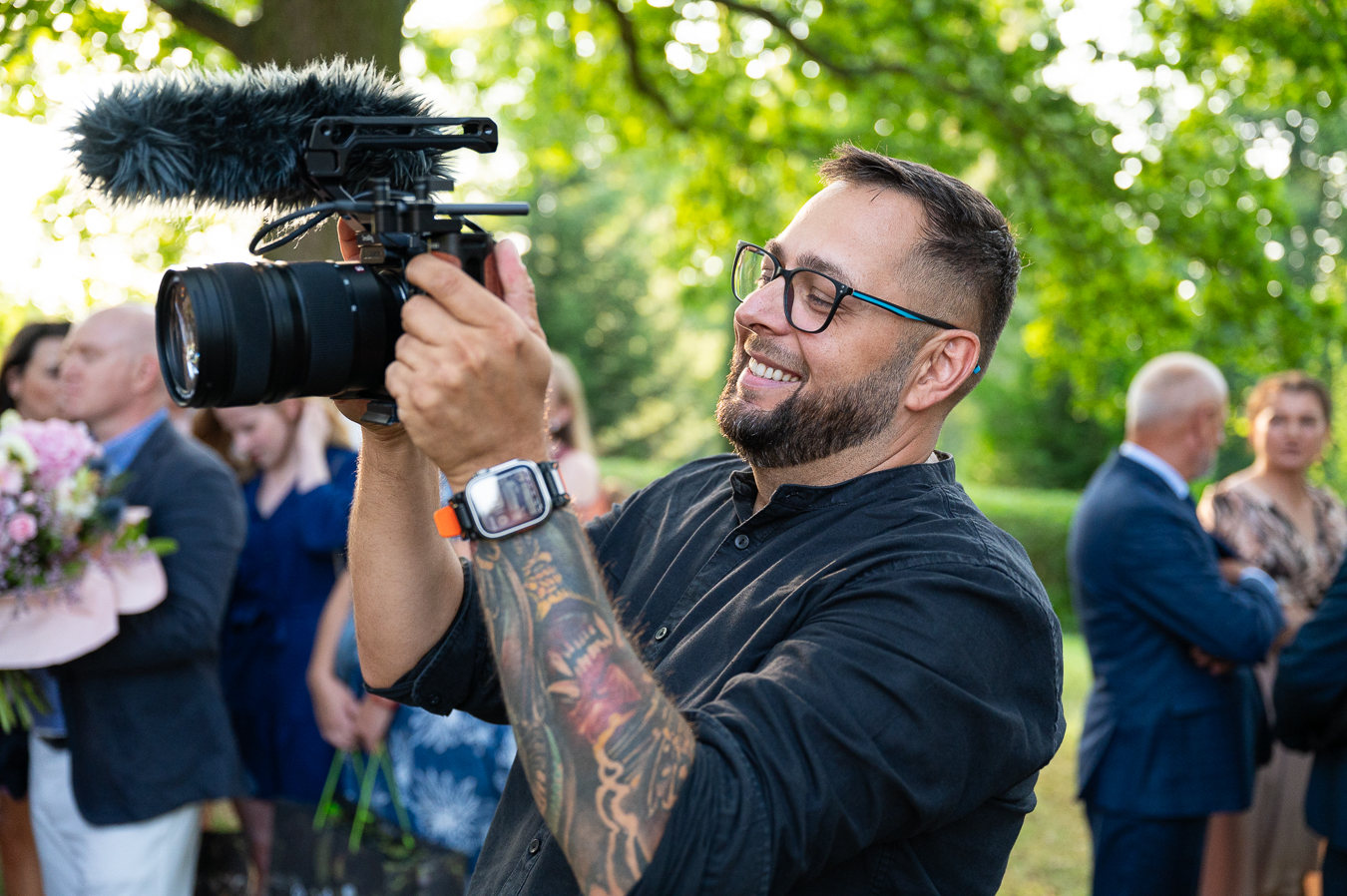 Marcin Fierka: kamerzysta i fotograf ślubny CamStudio podczas filmowania ceremonii ślubnej